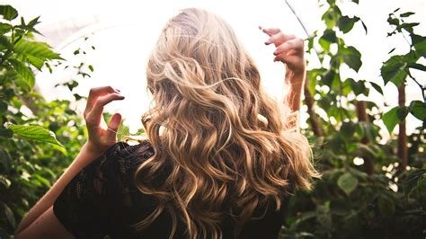 Die Wissenschaft hinter Haarshampoos: Wie sie das Haarwachstum beeinflussen